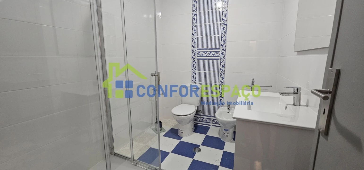 Apartamento T4 para Arrendamento em Castelo Branco Foto 19