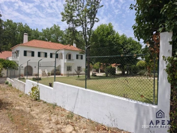 Quinta T4 para Venda em Carvoeira e Carmões
