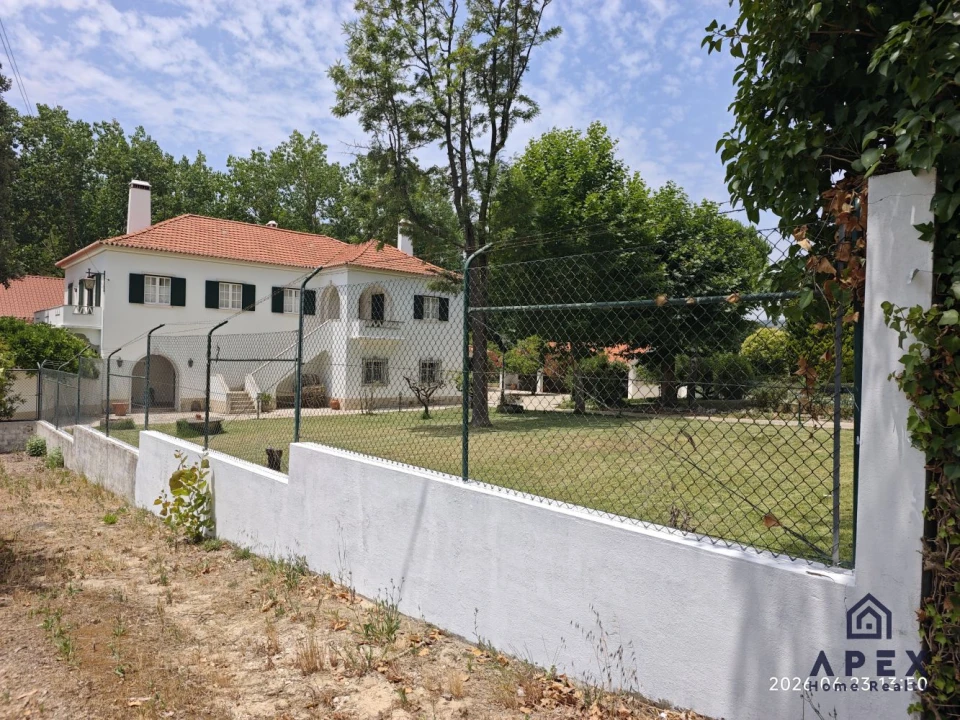 Quinta T4 para Venda em Carvoeira e Carmões Foto 3