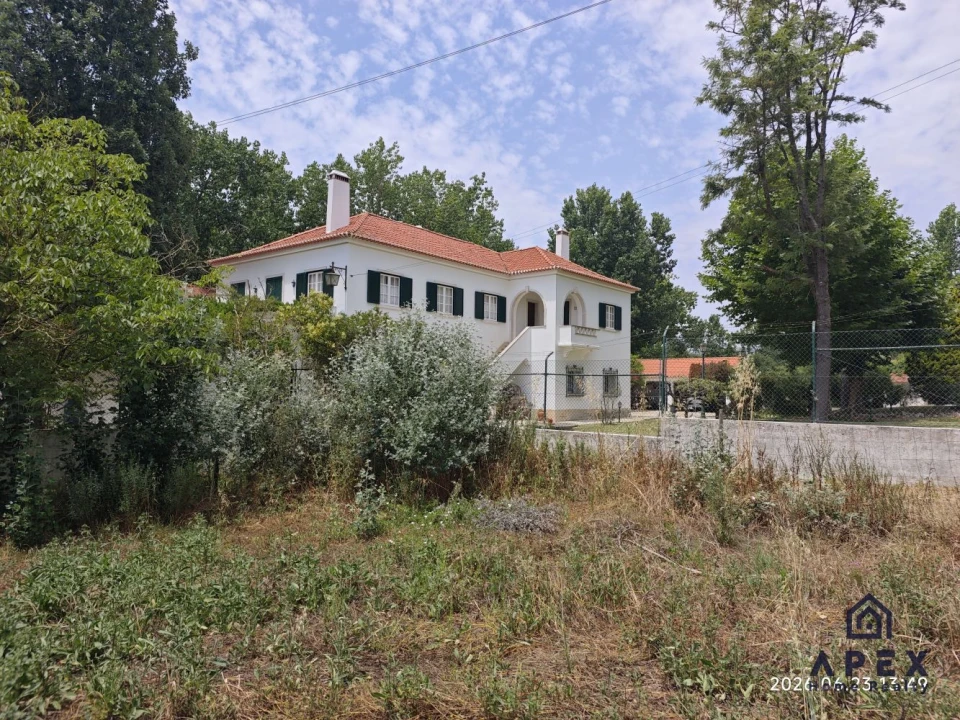 Quinta T4 para Venda em Carvoeira e Carmões Foto 1