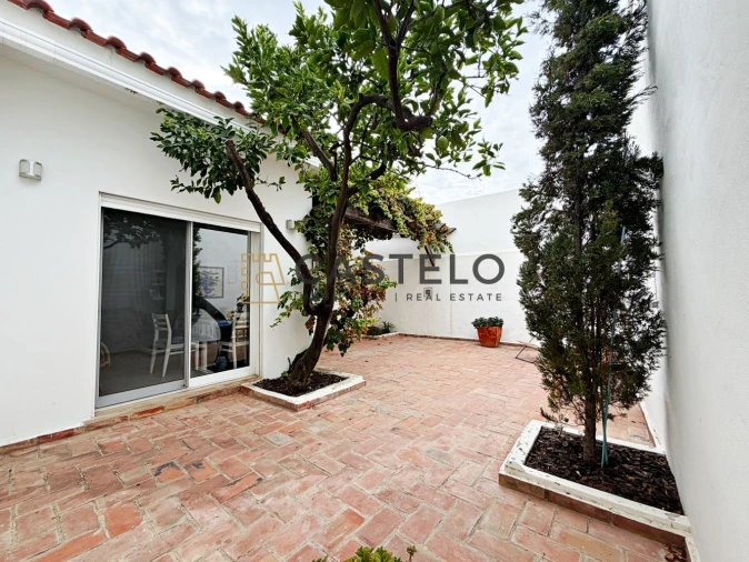 Moradia T2 para Venda em Faro (Sé e São Pedro) Foto 3
