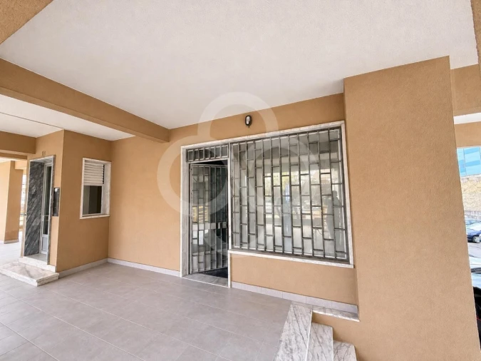 Apartamento T2 para Venda em Falagueira-Venda Nova Foto 3
