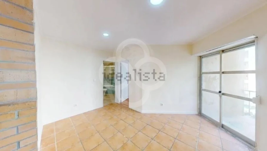 Apartamento T3 para Venda em Algueirão-Mem Martins Foto 7
