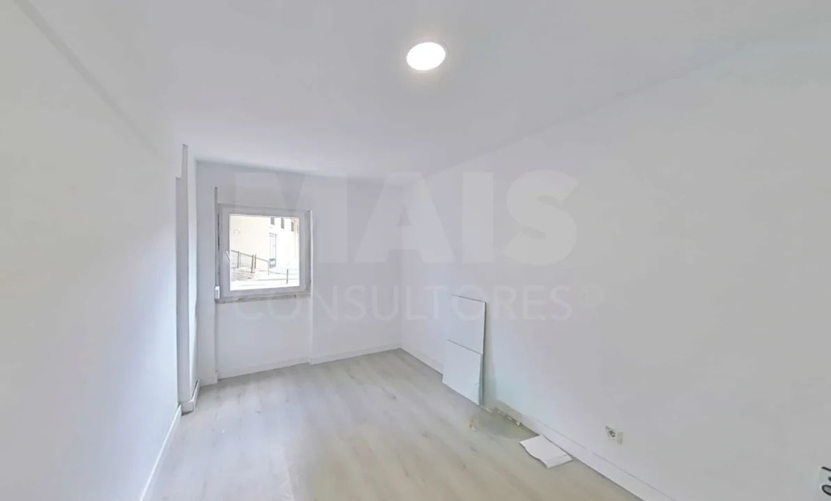 Apartamento T3 para Venda em Cacém e São Marcos Foto 12
