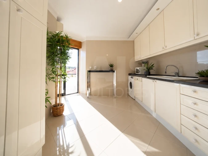 Apartamento T2 para Venda em Arroios Foto 11