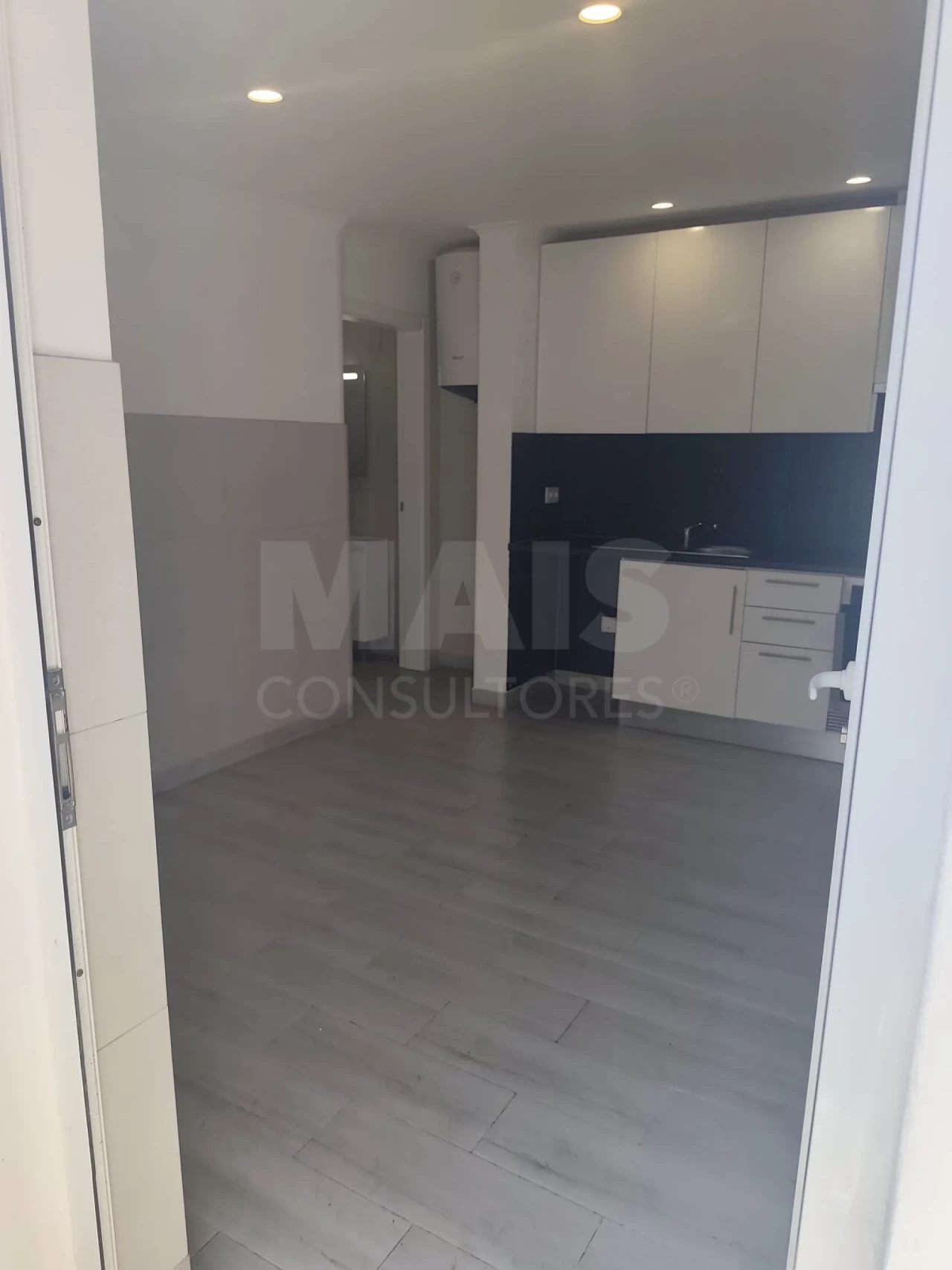 Moradia T1 para Arrendamento em Nossa Senhora do Pópulo, Coto e São Gregório Foto 6