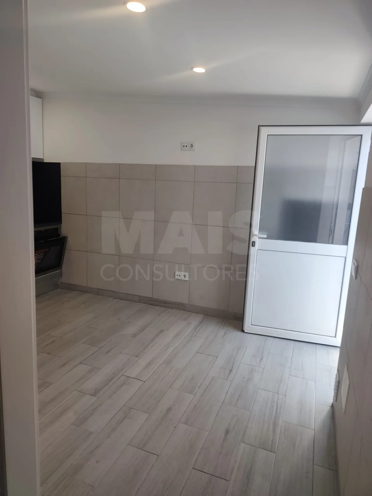 Moradia T1 para Arrendamento em Nossa Senhora do Pópulo, Coto e São Gregório Foto 8