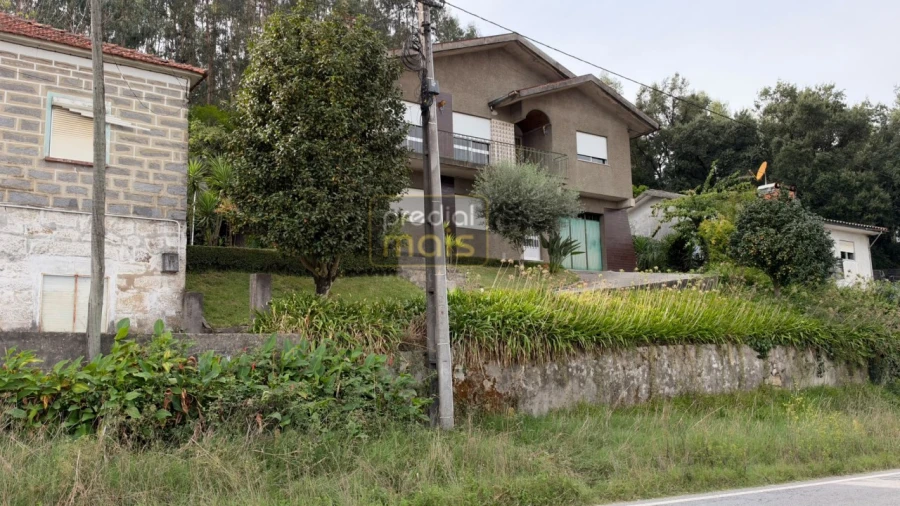 Moradia T5 para Venda em Brufe Foto 4