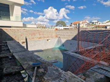 Moradia T3 para Venda em Charneca de Caparica e Sobreda