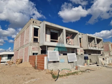 Moradia T3 para Venda em Charneca de Caparica e Sobreda