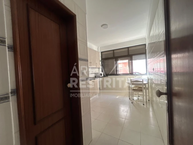 Apartamento T3 para Venda em Baixa da Banheira e Vale da Amoreira Foto 2