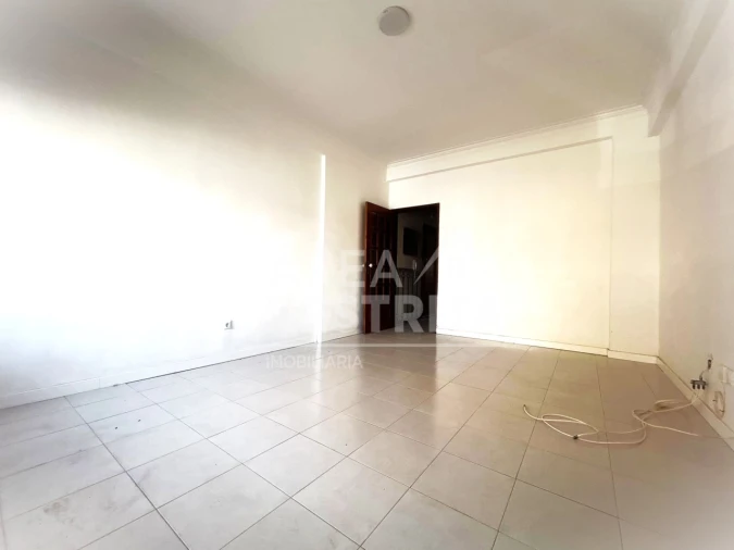 Apartamento T3 para Venda em Baixa da Banheira e Vale da Amoreira Foto 3