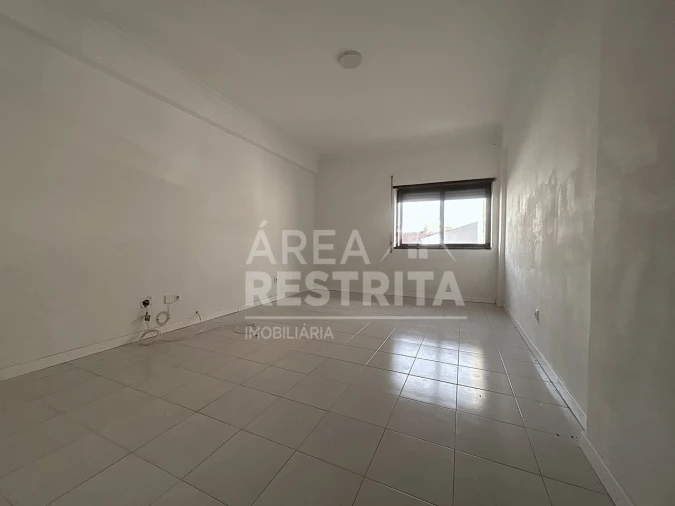 Apartamento T3 para Venda em Baixa da Banheira e Vale da Amoreira Foto 4
