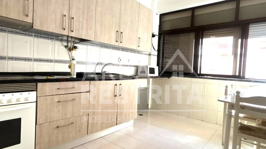 Apartamento T3 para Venda em Baixa da Banheira e Vale da Amoreira