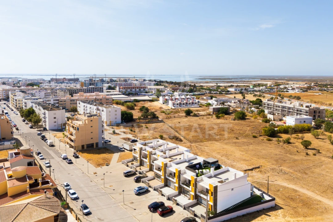 Moradia T4 para Venda em Quelfes Foto 36