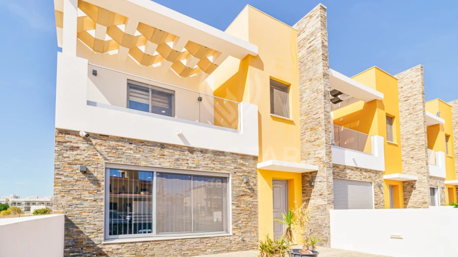 Moradia T4 para Venda em Quelfes