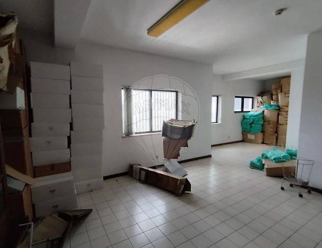 Armazém para Arrendamento em Grijó e Sermonde Foto 5