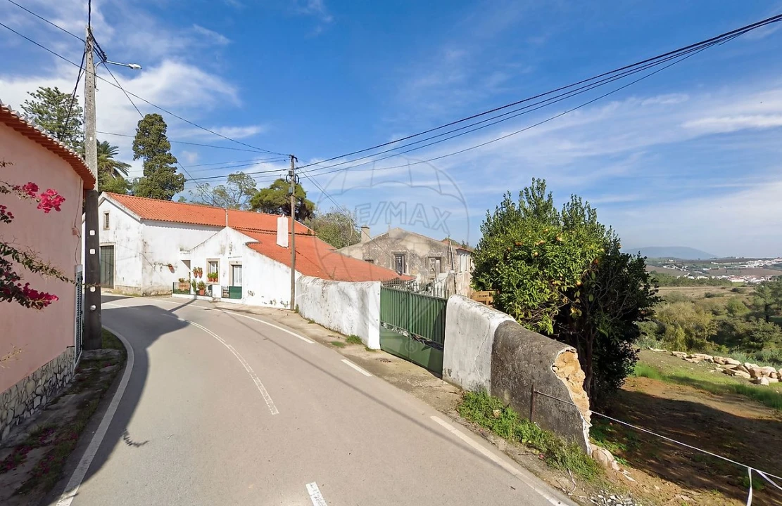 Moradia T2 para Venda em Dois Portos e Runa Foto 7