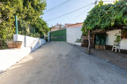 Moradia T2 para Venda em Dois Portos e Runa