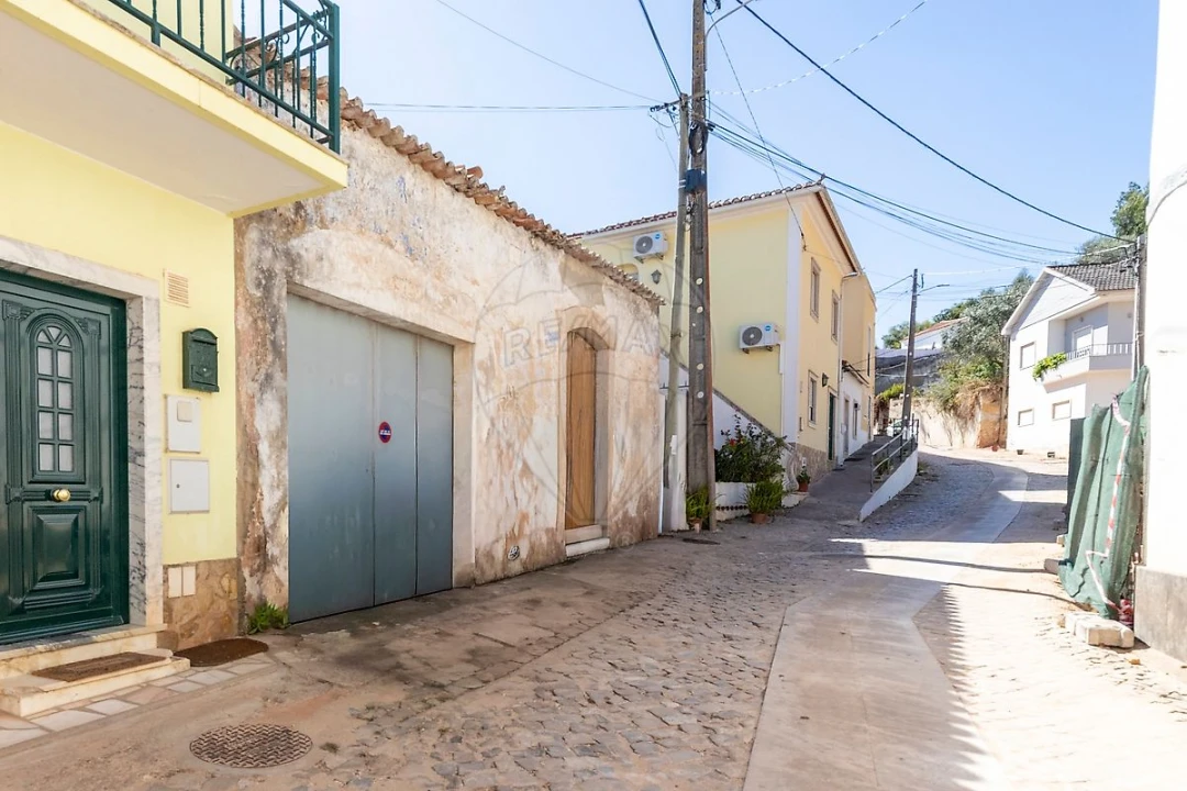 Moradia T1 para Venda em Dois Portos e Runa Foto 3