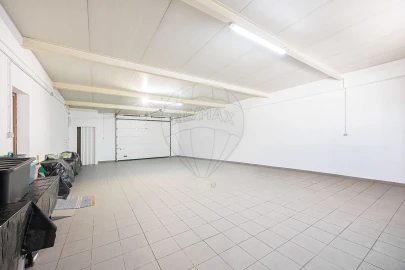 Moradia T4 para Venda em Santa Maria, São Pedro e Matacães
