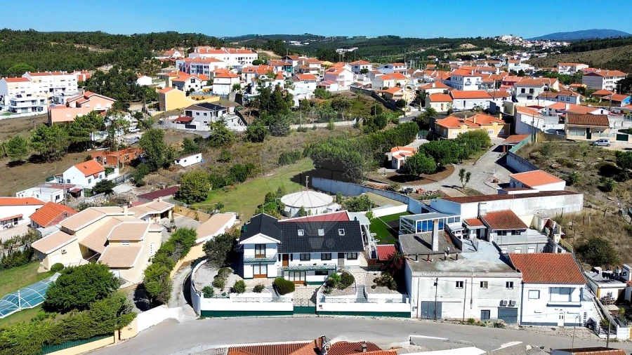 Moradia T4 para Venda em Santa Maria, São Pedro e Matacães Foto 3