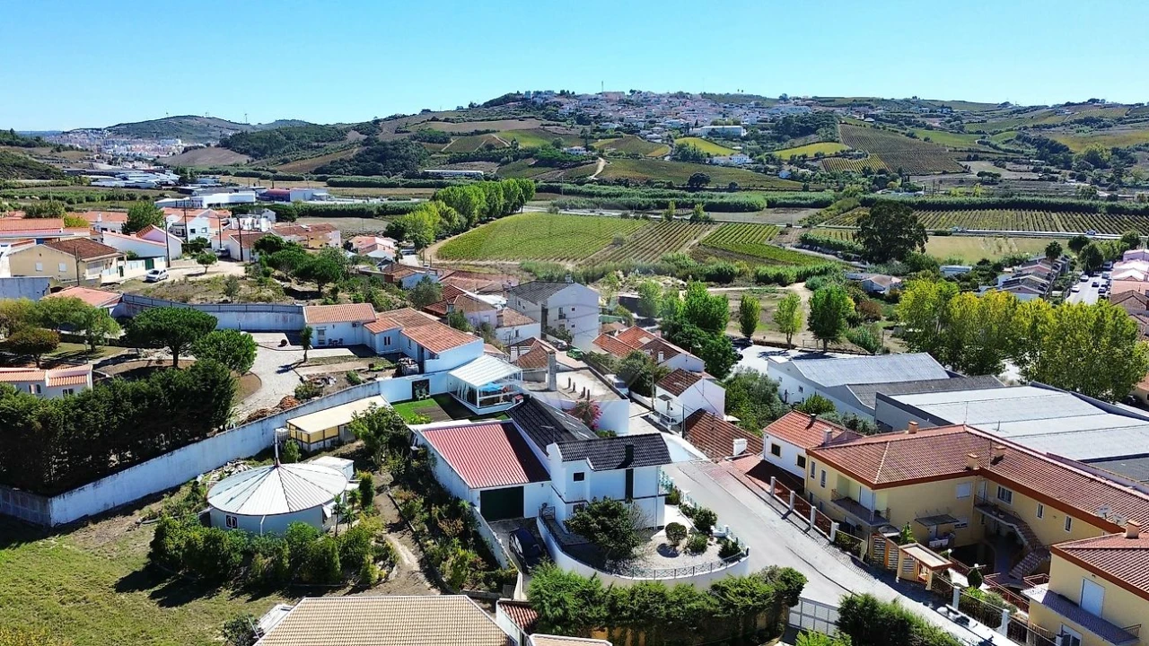 Moradia T4 para Venda em Santa Maria, São Pedro e Matacães Foto 1