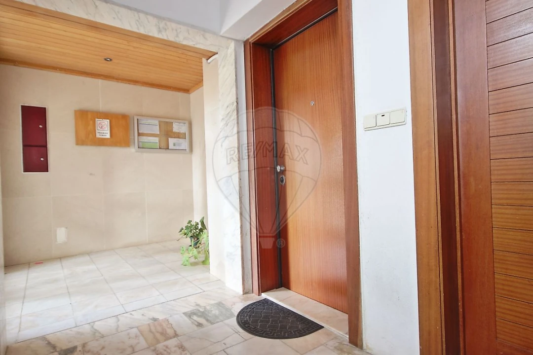 Apartamento T2 para Venda em Santa Iria de Azoia, São João da Talha e Bobadela Foto 7