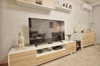 Apartamento T2 para Venda em Santa Iria de Azoia, São João da Talha e Bobadela