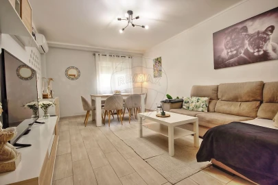 Apartamento T2 para Venda em Santa Iria de Azoia, São João da Talha e Bobadela