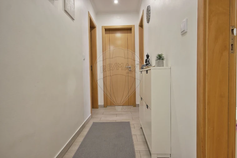 Apartamento T2 para Venda em Santa Iria de Azoia, São João da Talha e Bobadela Foto 17