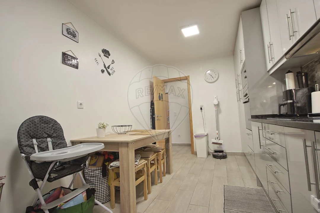 Apartamento T2 para Venda em Santa Iria de Azoia, São João da Talha e Bobadela Foto 16