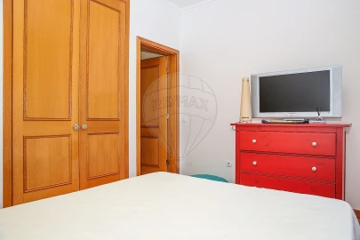 Moradia T6 para Venda em Santo Quintino