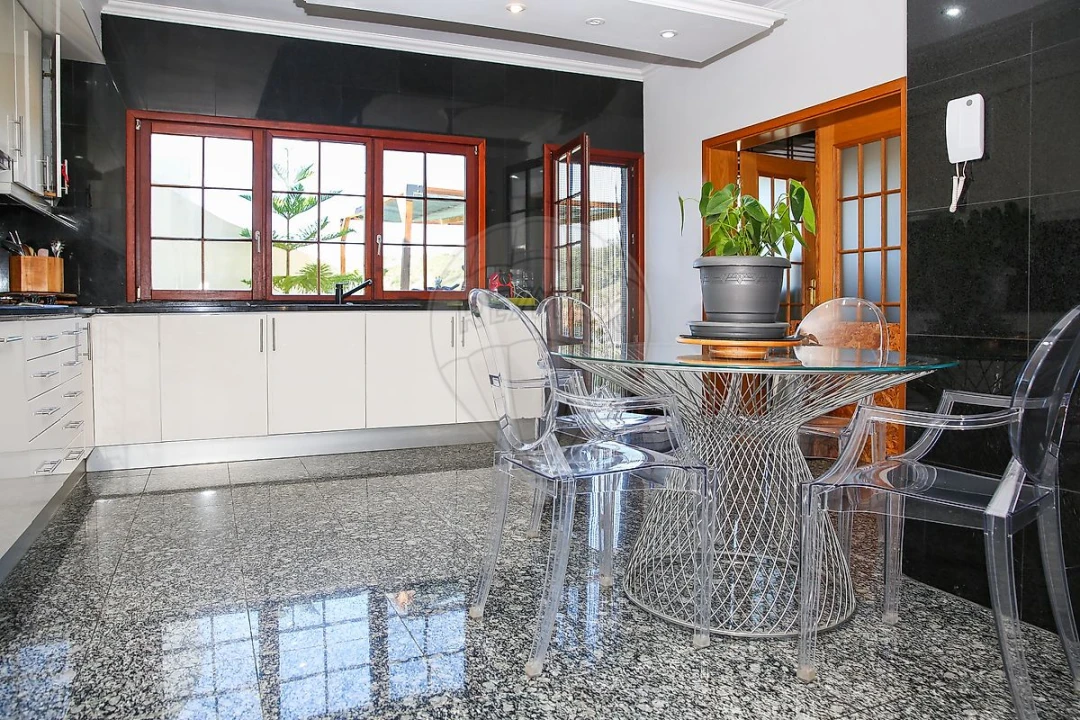 Moradia T6 para Venda em Santo Quintino Foto 38