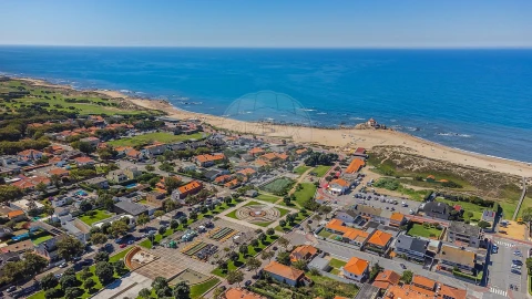 Moradia T4 para Venda em Gulpilhares e Valadares