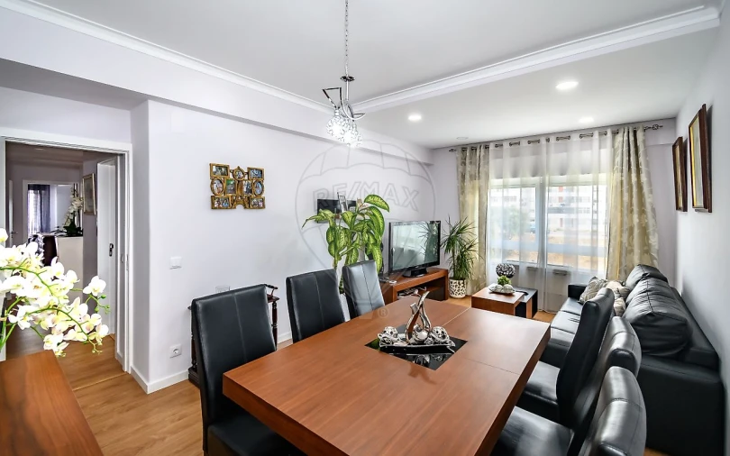 Apartamento T3 para Arrendamento em Póvoa de Santa Iria e Forte da Casa Foto 2
