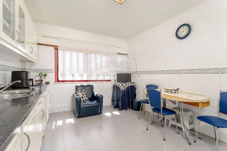 Apartamento T3 para Venda em Odivelas Foto 19
