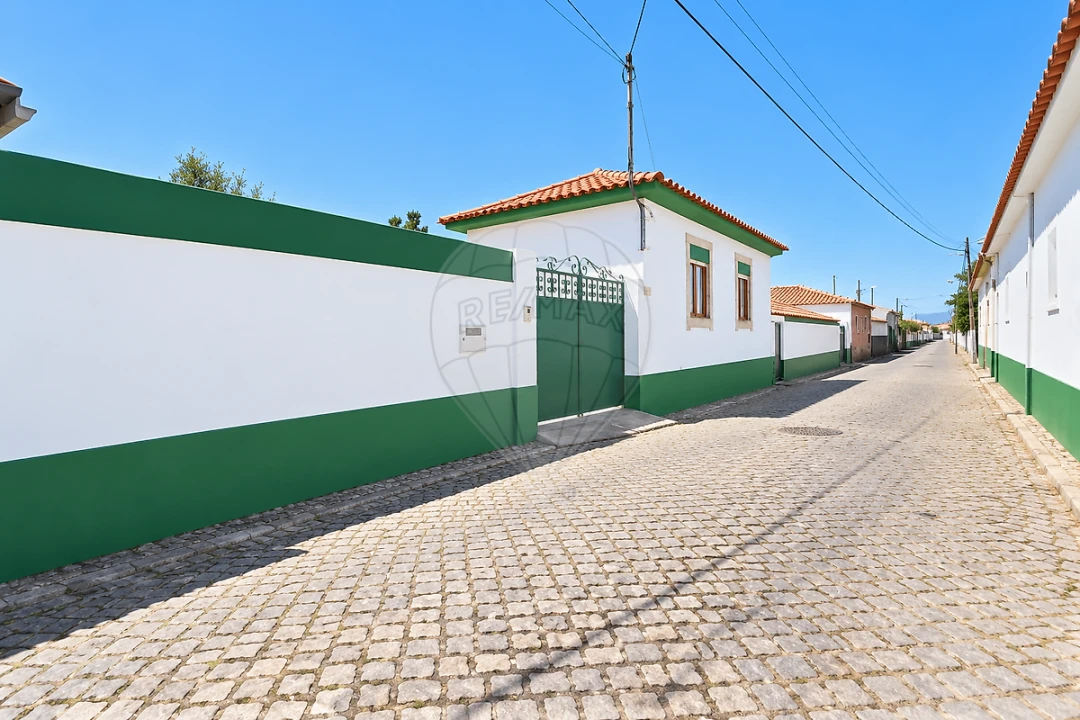 Moradia T2 para Venda em Vila Nova da Telha Foto 5