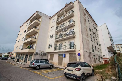 Apartamento T3 para Arrendamento em Azambuja