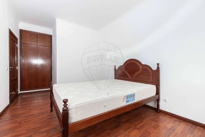 Apartamento T3 para Arrendamento em Azambuja