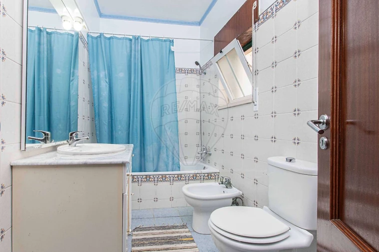 Apartamento T3 para Arrendamento em Azambuja Foto 12