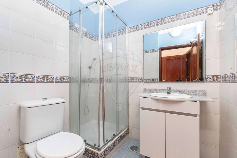 Apartamento T3 para Arrendamento em Azambuja Foto 17
