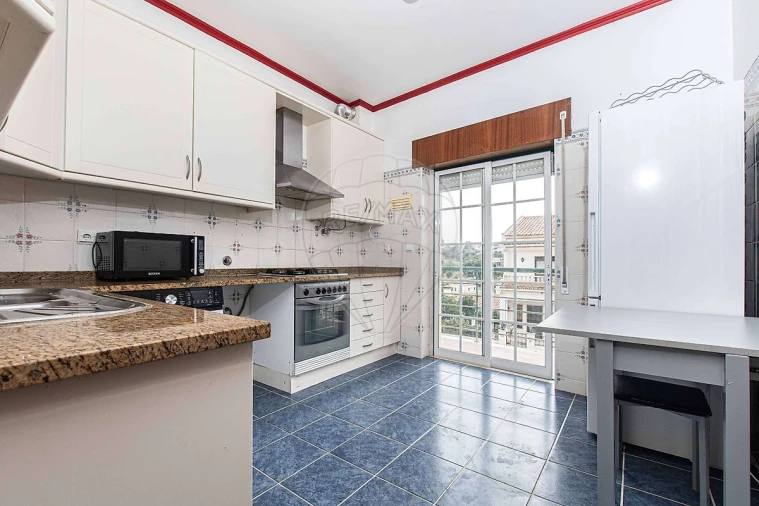 Apartamento T3 para Arrendamento em Azambuja Foto 7