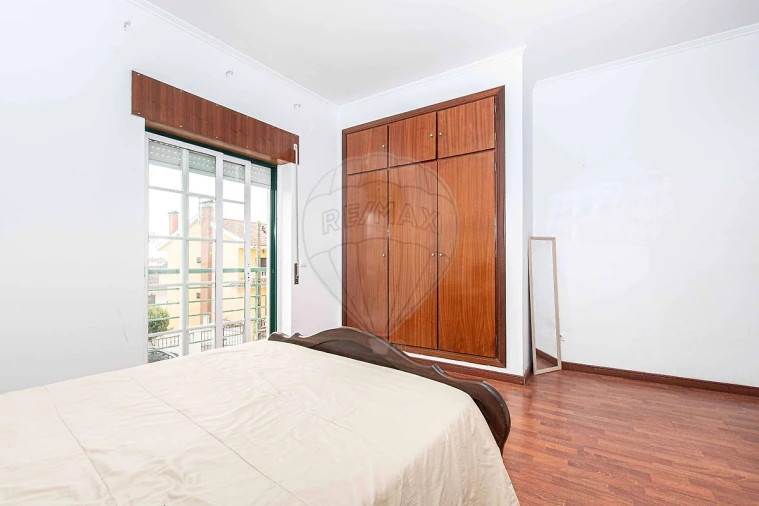 Apartamento T3 para Arrendamento em Azambuja Foto 15