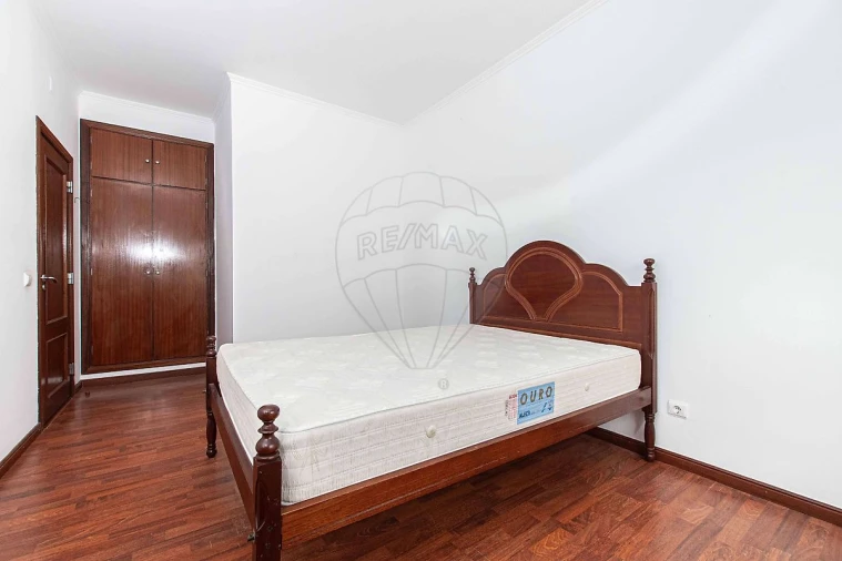 Apartamento T3 para Arrendamento em Azambuja Foto 20