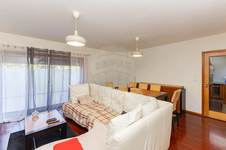 Apartamento T2 para Venda em Castêlo da Maia Foto 7