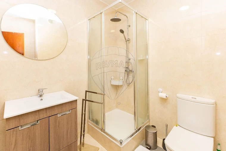 Apartamento T2 para Venda em Castêlo da Maia Foto 11