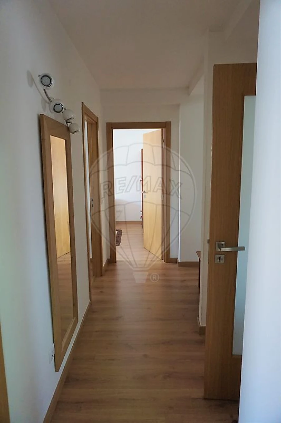 Apartamento T3 para Arrendamento em Santo Antonio dos Olivais Foto 10