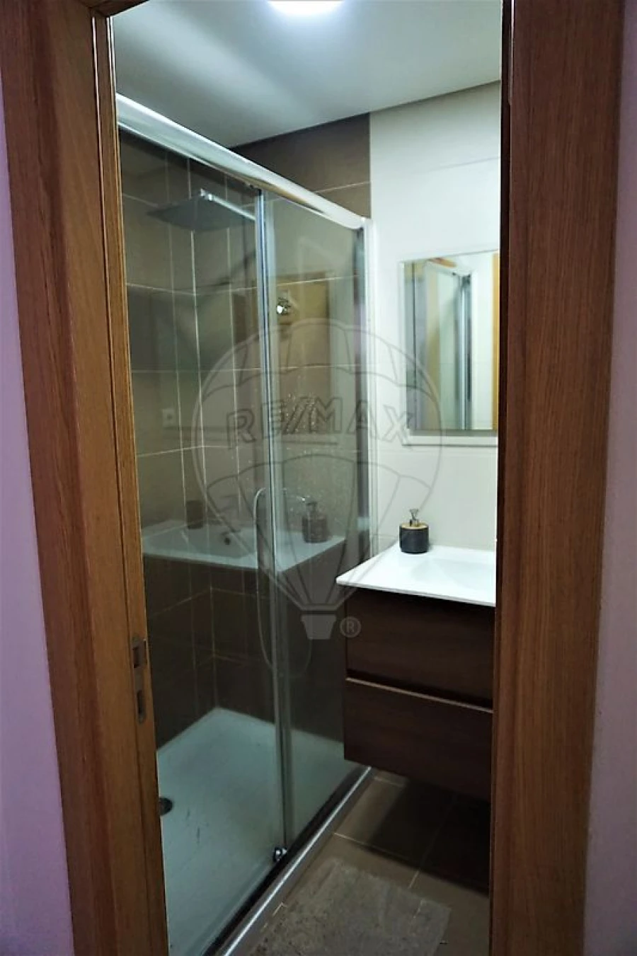 Apartamento T3 para Arrendamento em Santo Antonio dos Olivais Foto 8