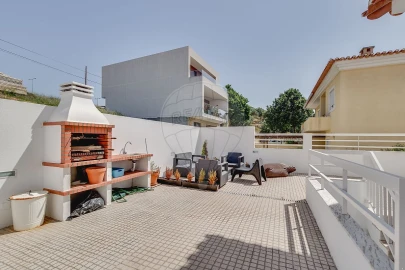 Moradia T3 para Venda em Oeiras e São Julião da Barra, Paço de Arcos e Caxias